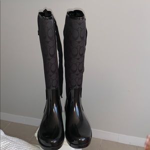 Women’s rain boots